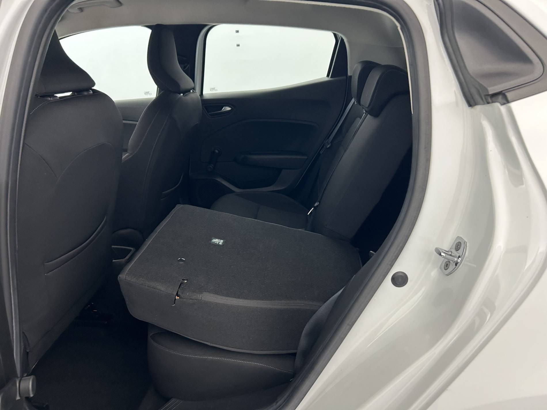 Vente en ligne Renault Clio 5 Clio TCe 100 GPL - 21N au prix de 13 490 €