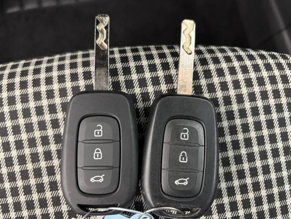 Vente en ligne Renault Twingo 3  SCe 65 - 21 au prix de 9 990 €