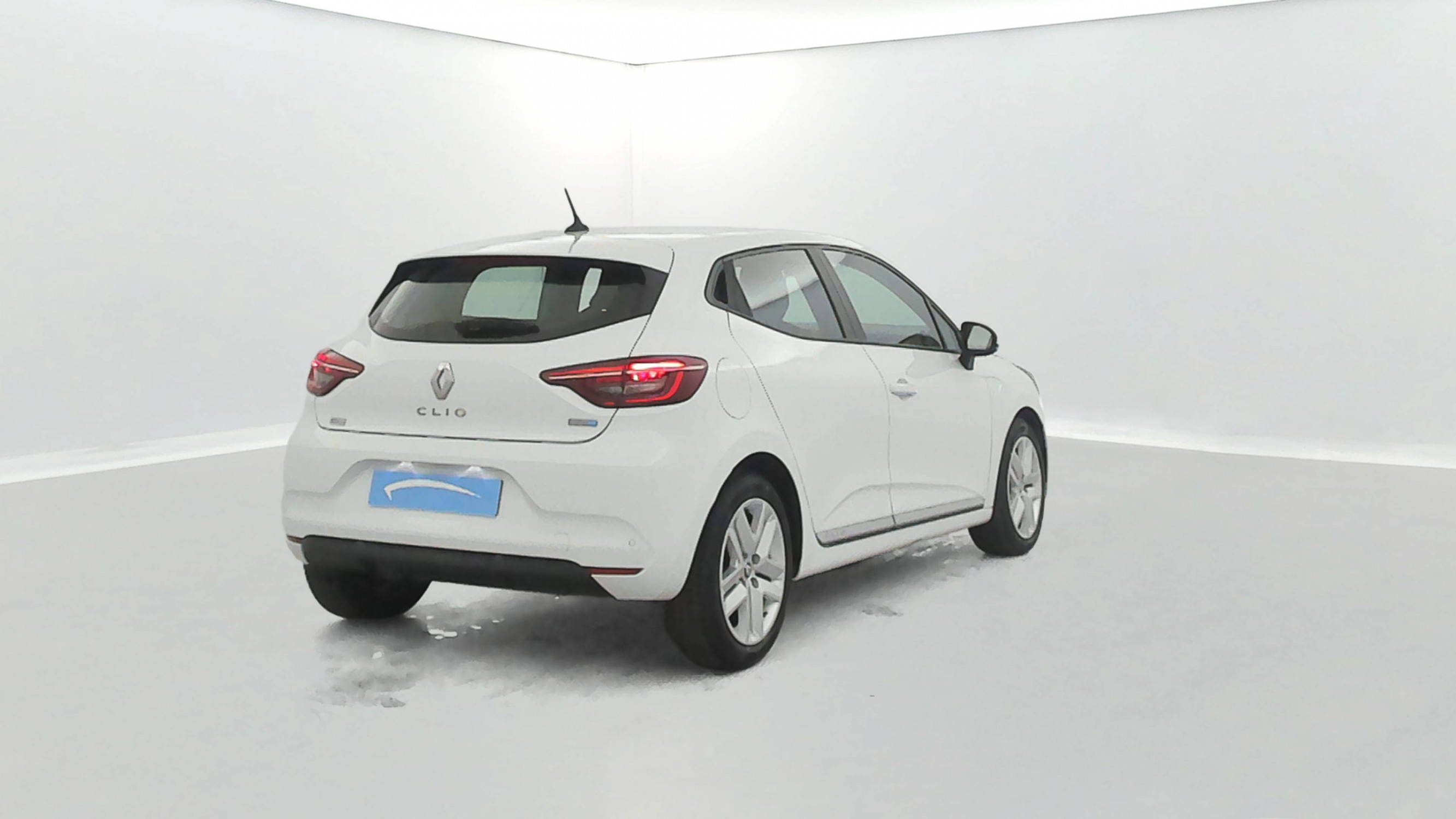 Vente en ligne Renault Clio 5 Clio E-Tech 140 - 21N au prix de 15 490 €