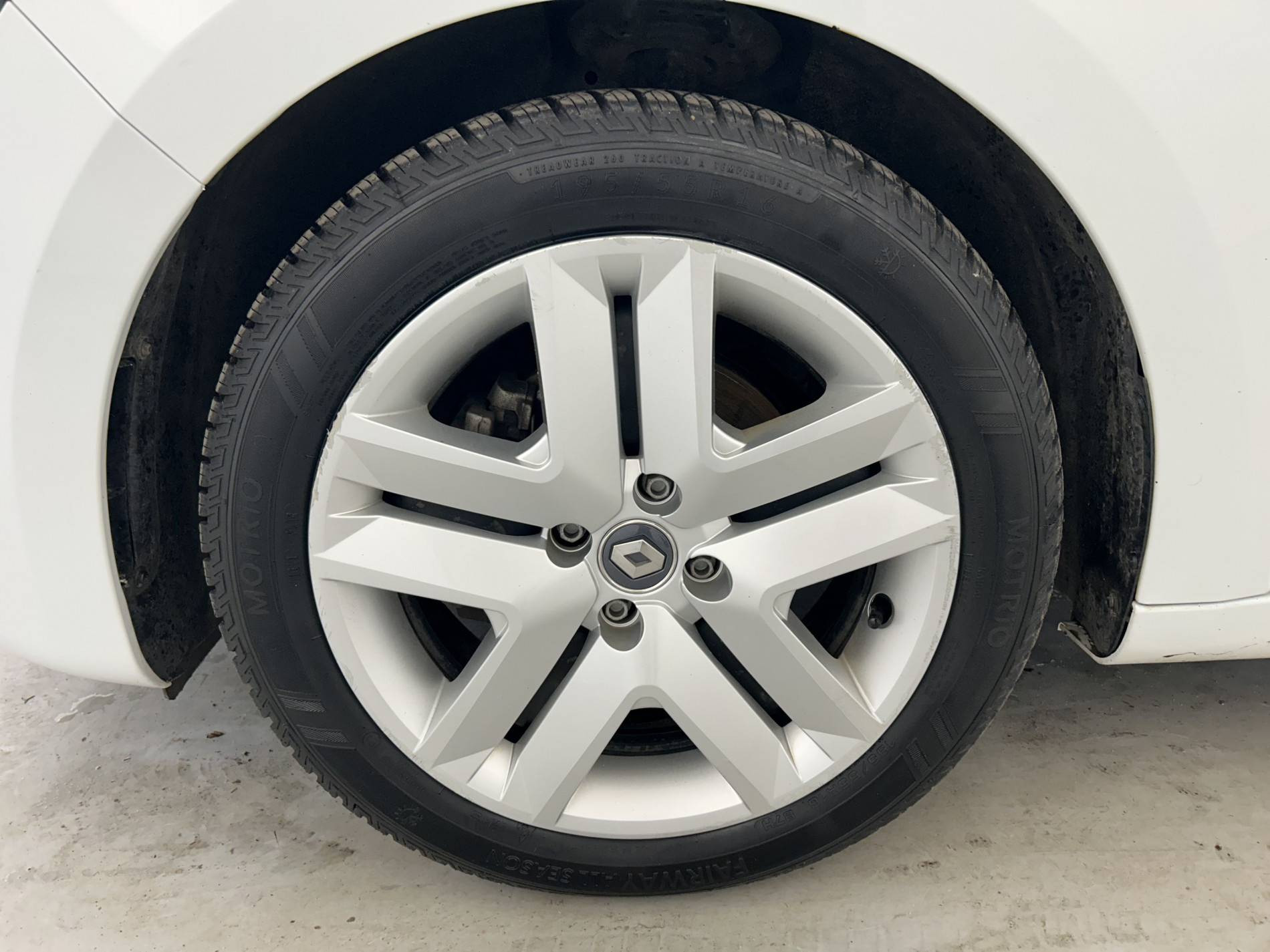 Vente en ligne Renault Clio 5 Clio E-Tech 140 - 21N au prix de 15 490 €