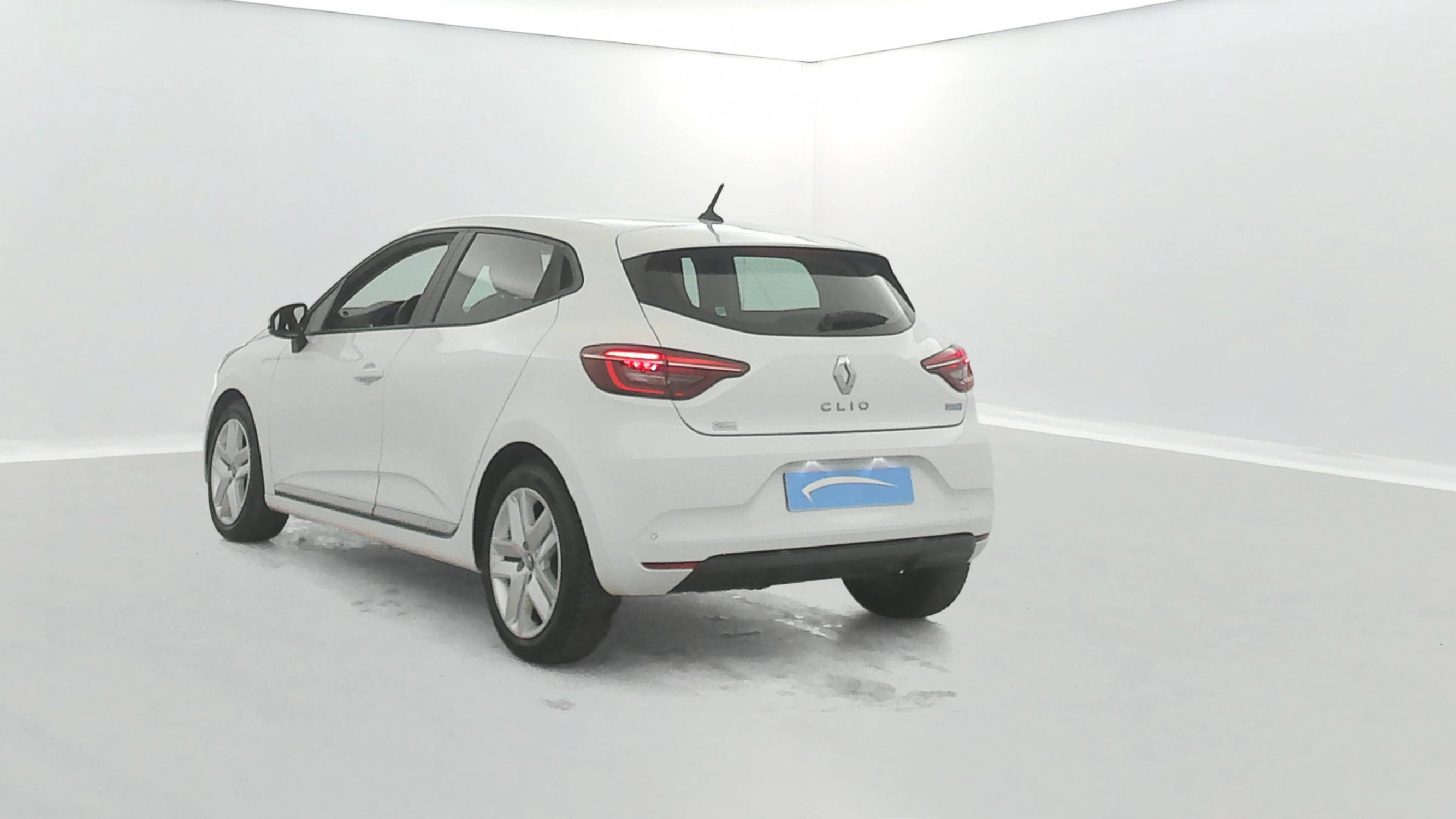 Vente en ligne Renault Clio 5 Clio E-Tech 140 - 21N au prix de 15 490 €