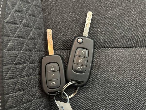 Vente en ligne Renault Clio 5 Clio TCe 90 au prix de 13 990 €