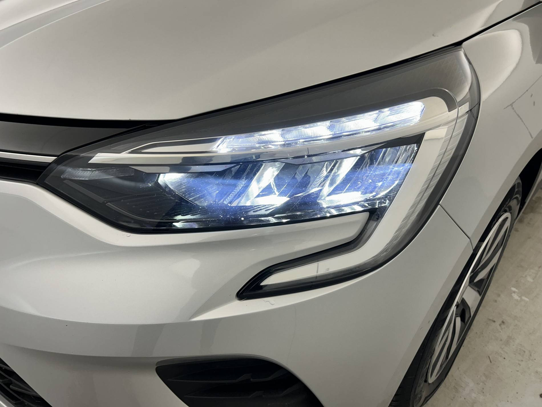 Vente en ligne Renault Clio 5 Clio TCe 90 au prix de 14 490 €