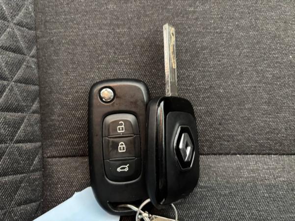 Vente en ligne Renault Clio 5 Clio SCe 75 au prix de 12 350 €