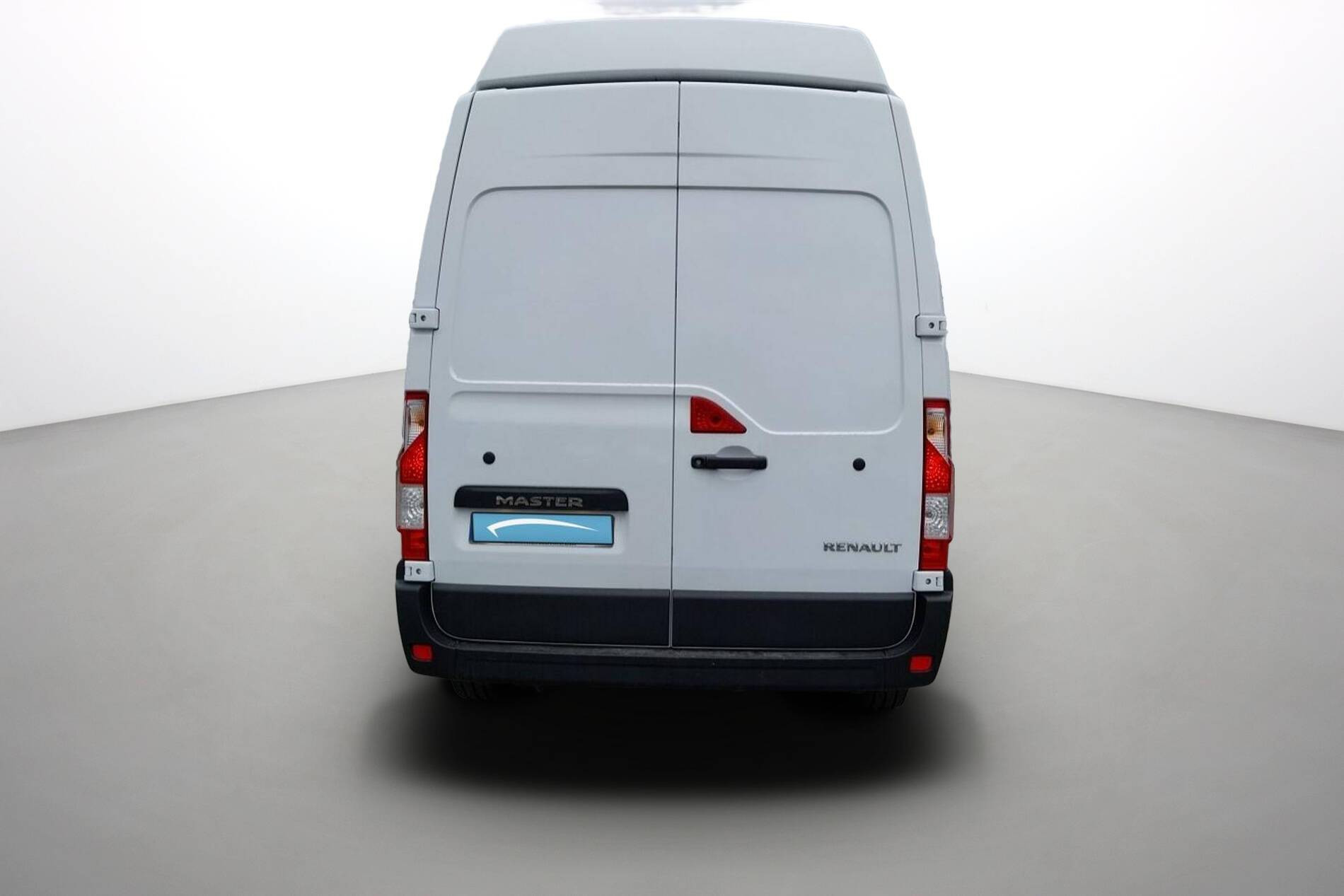 Vente en ligne Renault Master Fourgon MASTER FGN TRAC F3500 L3H3 BLUE DCI 135 au prix de 29 690 €