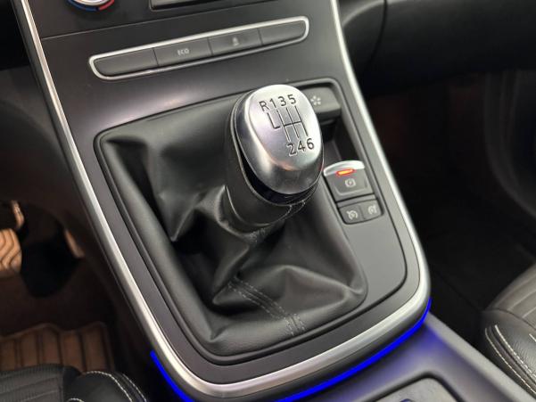 Vente en ligne Renault Scenic 4 Scenic TCe 140 FAP au prix de 14 690 €