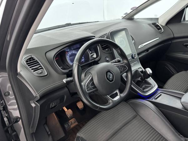 Vente en ligne Renault Scenic 4 Scenic TCe 140 FAP au prix de 14 690 €