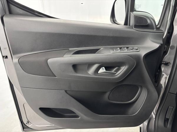 Vente en ligne Opel Combo Life  L1H1 1.5 Diesel 130 ch BVA8 Start/Stop au prix de 22 990 €