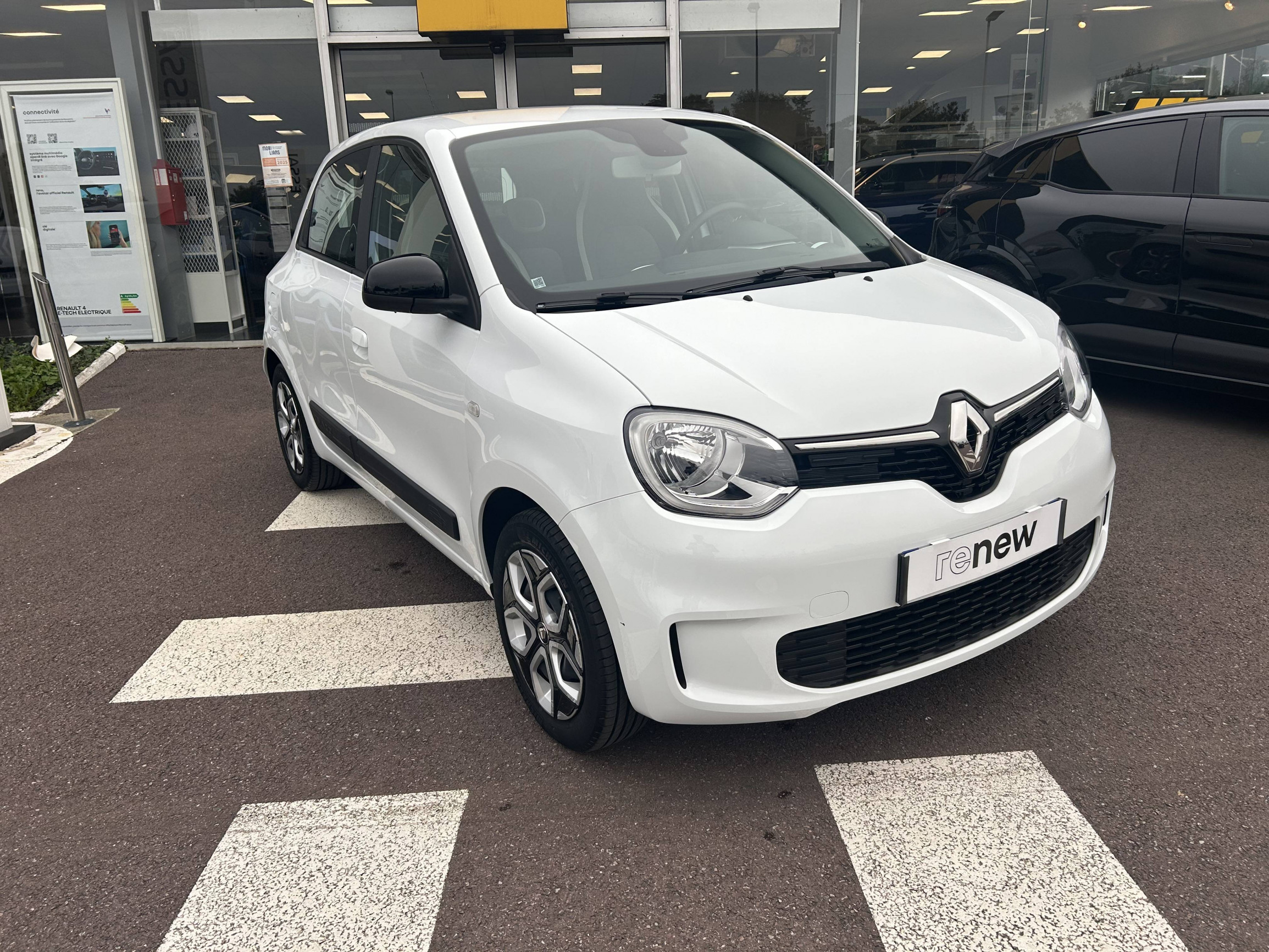 Vente en ligne Renault Twingo Electrique Twingo III E-Tech au prix de 11 990 €