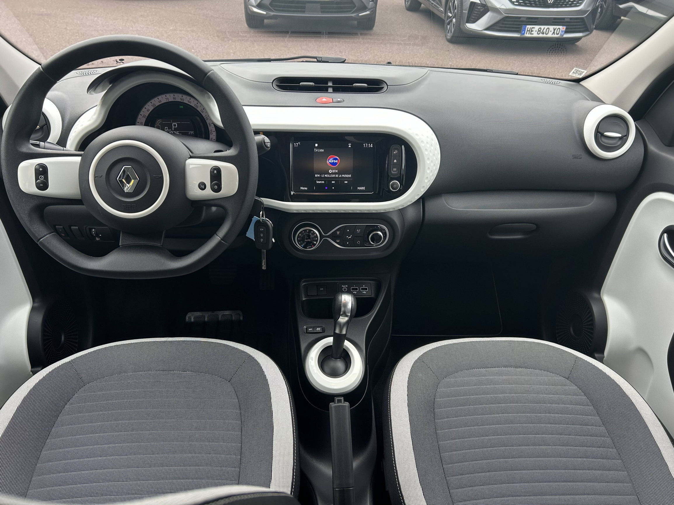 Vente en ligne Renault Twingo Electrique Twingo III E-Tech au prix de 11 990 €