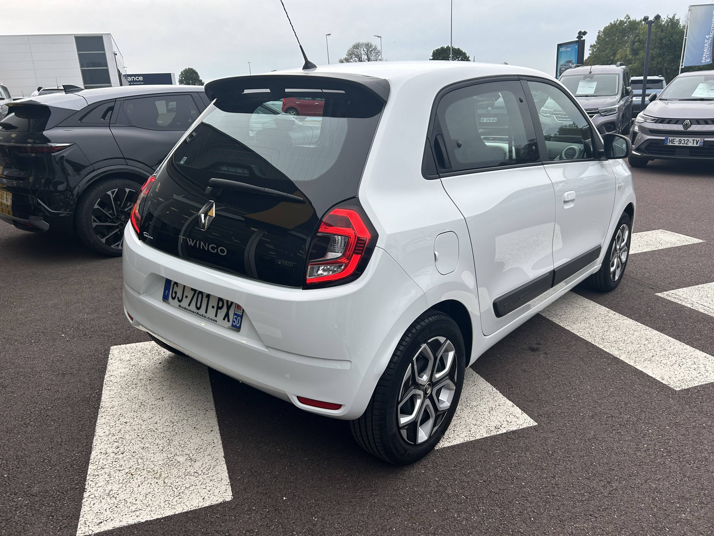 Vente en ligne Renault Twingo Electrique Twingo III E-Tech au prix de 11 990 €