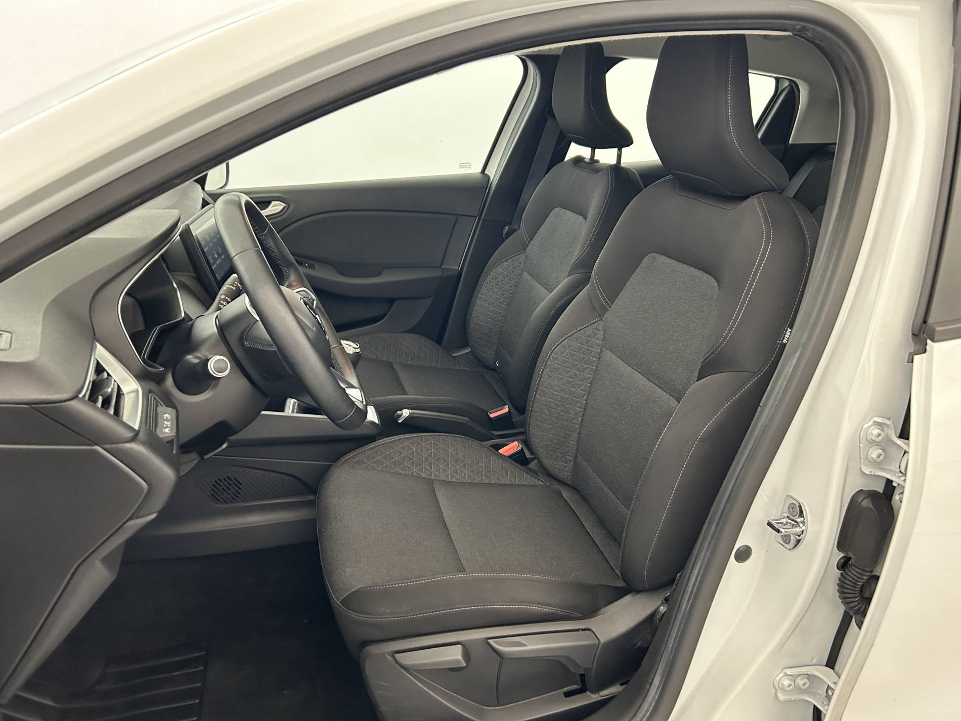 Vente en ligne Renault Clio 5 Clio TCe 100 au prix de 11 990 €