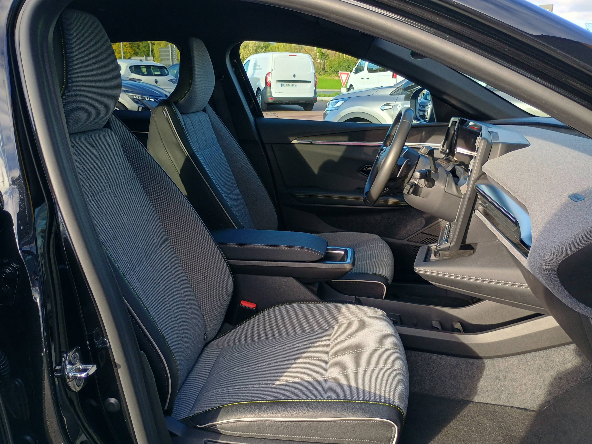 Vente en ligne Renault Megane E-Tech  EV60 220 ch super charge au prix de 23 990 €