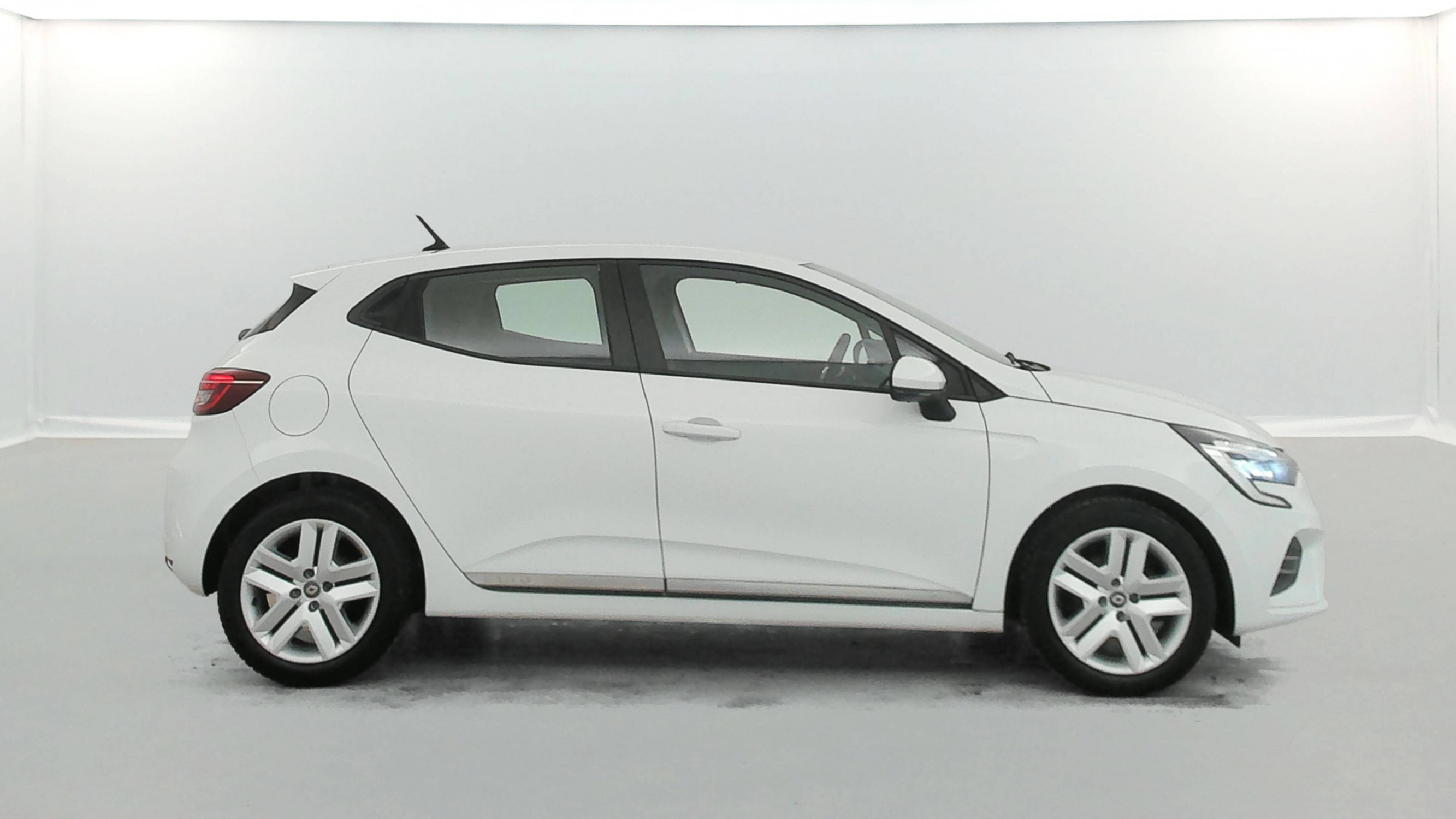 Vente en ligne Renault Clio 5 Clio TCe 100 GPL - 21 au prix de 12 590 €