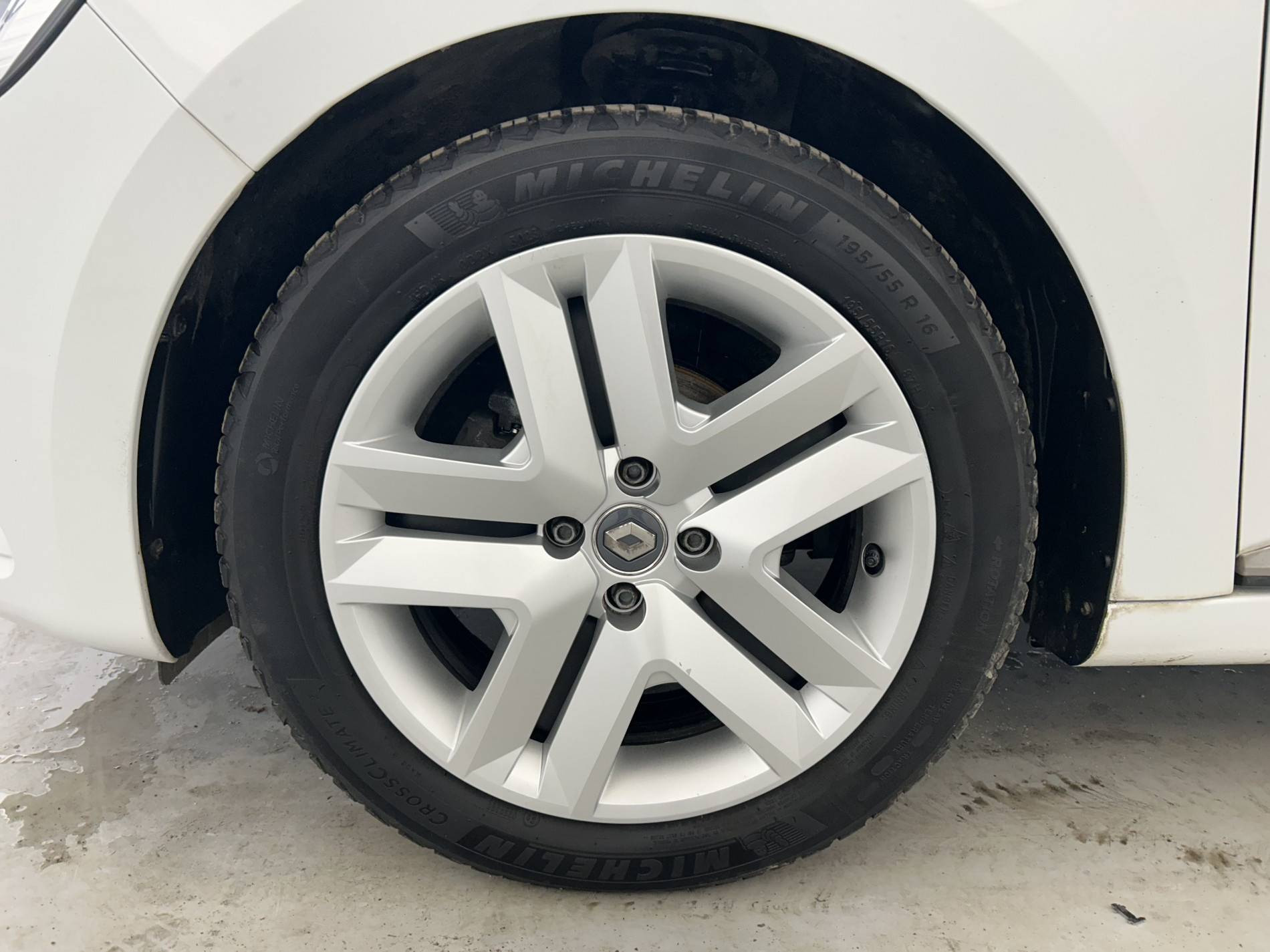 Vente en ligne Renault Clio 5 Clio TCe 100 GPL - 21 au prix de 12 590 €