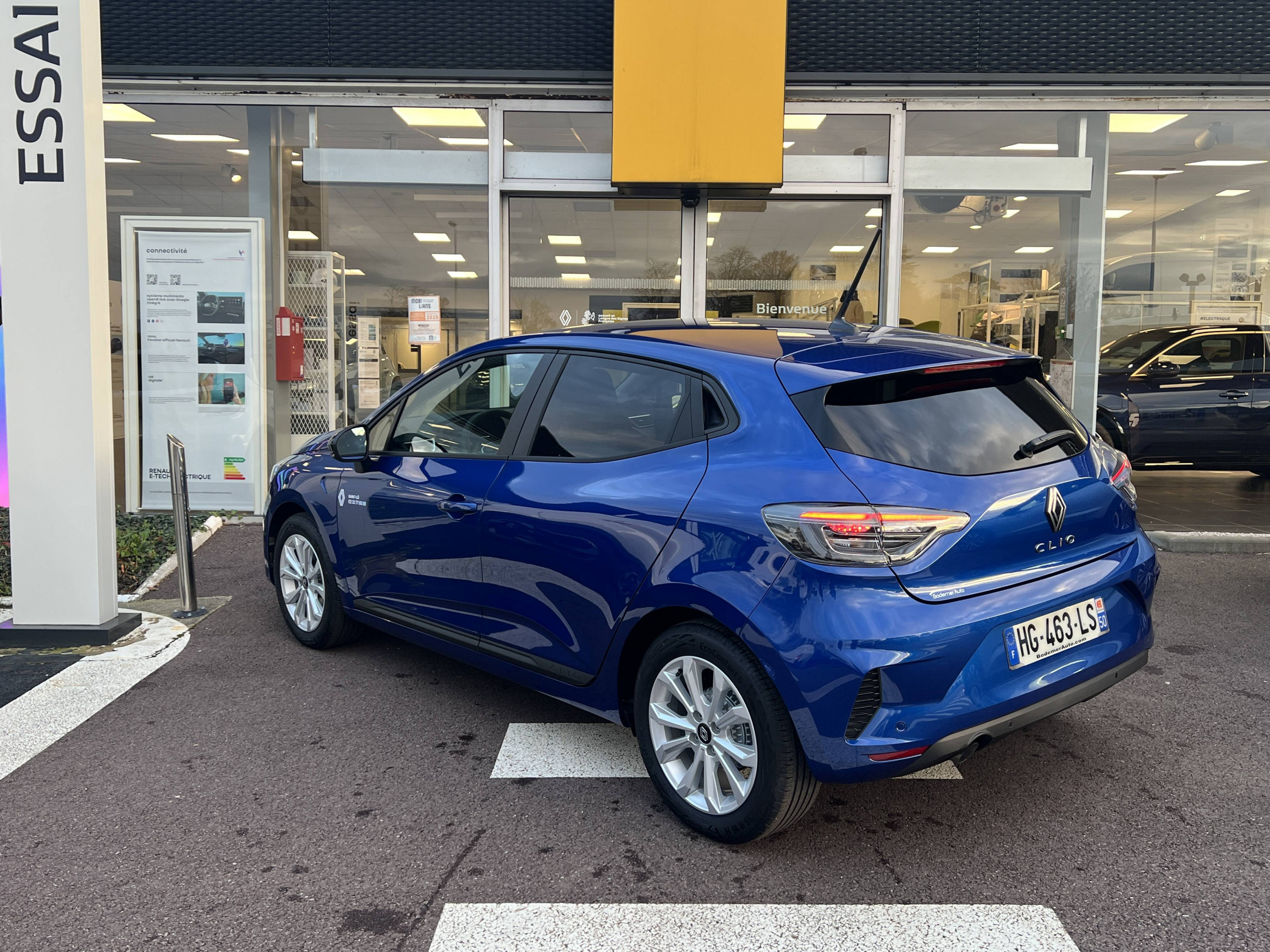 Vente en ligne Renault Clio 5 Clio Eco-G 100 ch au prix de 18 790 €