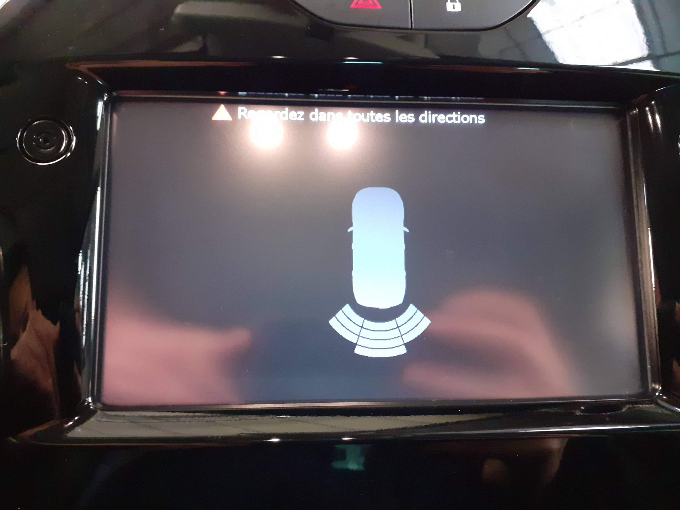 Vente en ligne Renault Clio 4 Clio TCe 90 E6C au prix de 10 690 €