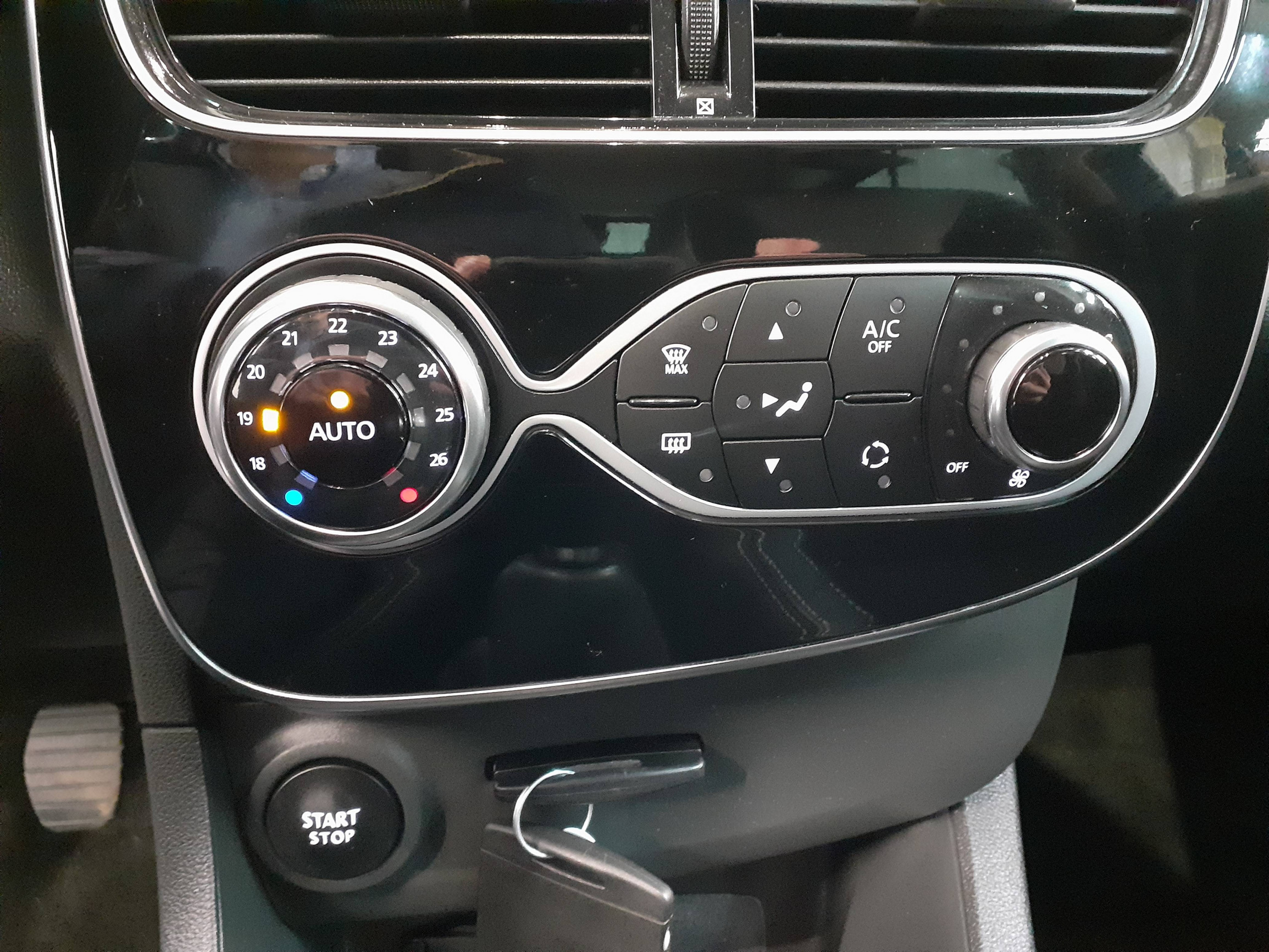 Vente en ligne Renault Clio 4 Clio TCe 90 E6C au prix de 10 690 €