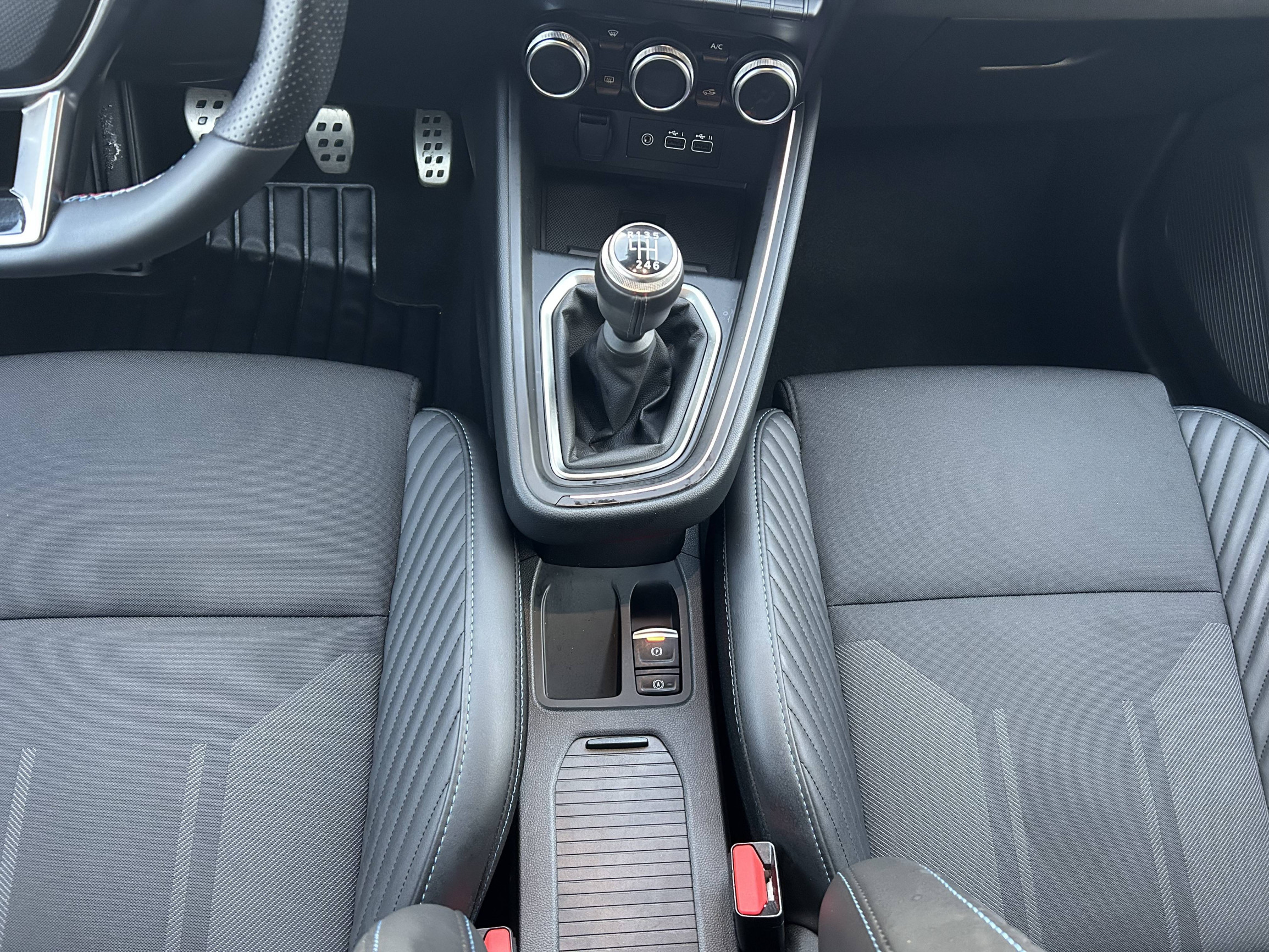 Vente en ligne Renault Clio 5 Clio TCe 90 ch GSR2 au prix de 20 490 €