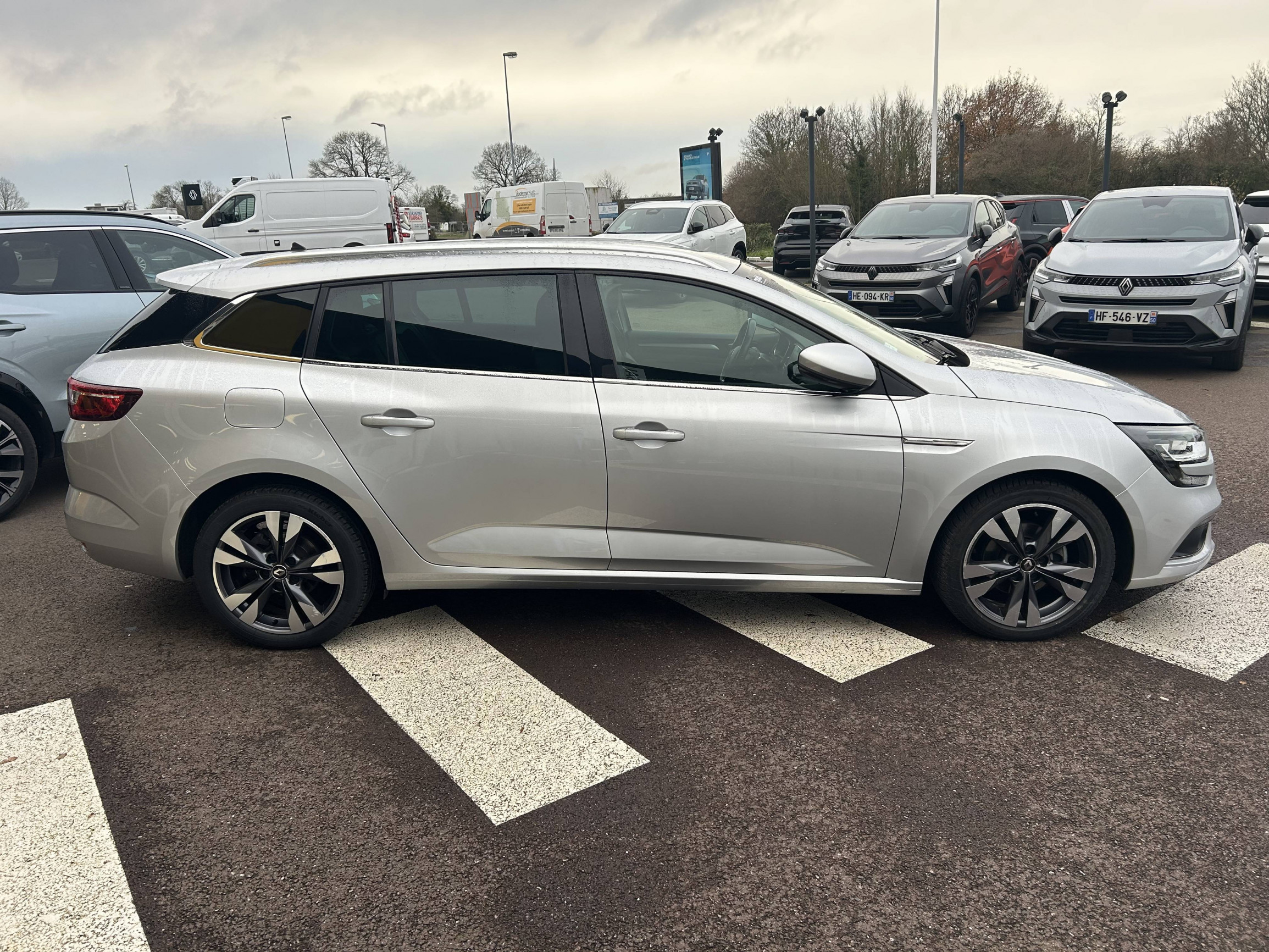 Vente en ligne Renault Megane 4 Estate Mégane IV Estate Blue dCi 115 EDC au prix de 15 990 €