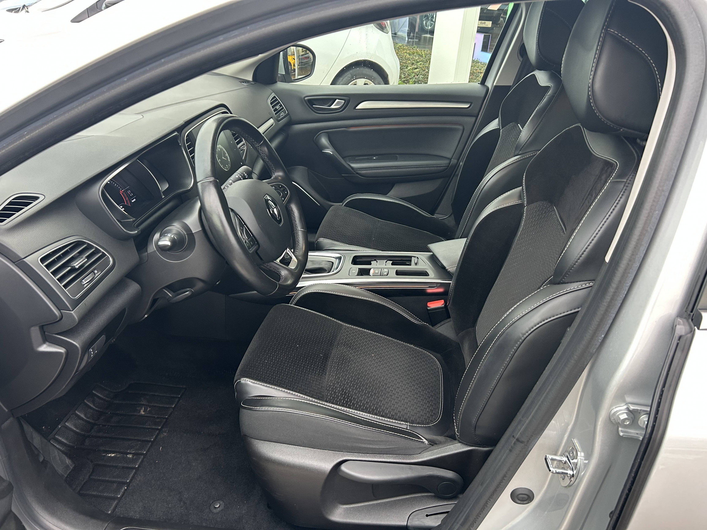 Vente en ligne Renault Megane 4 Estate Mégane IV Estate Blue dCi 115 EDC au prix de 15 990 €