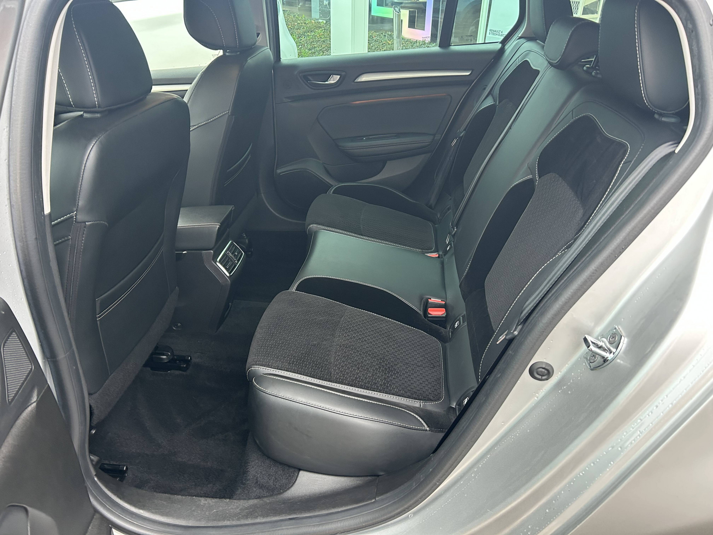 Vente en ligne Renault Megane 4 Estate Mégane IV Estate Blue dCi 115 EDC au prix de 15 990 €