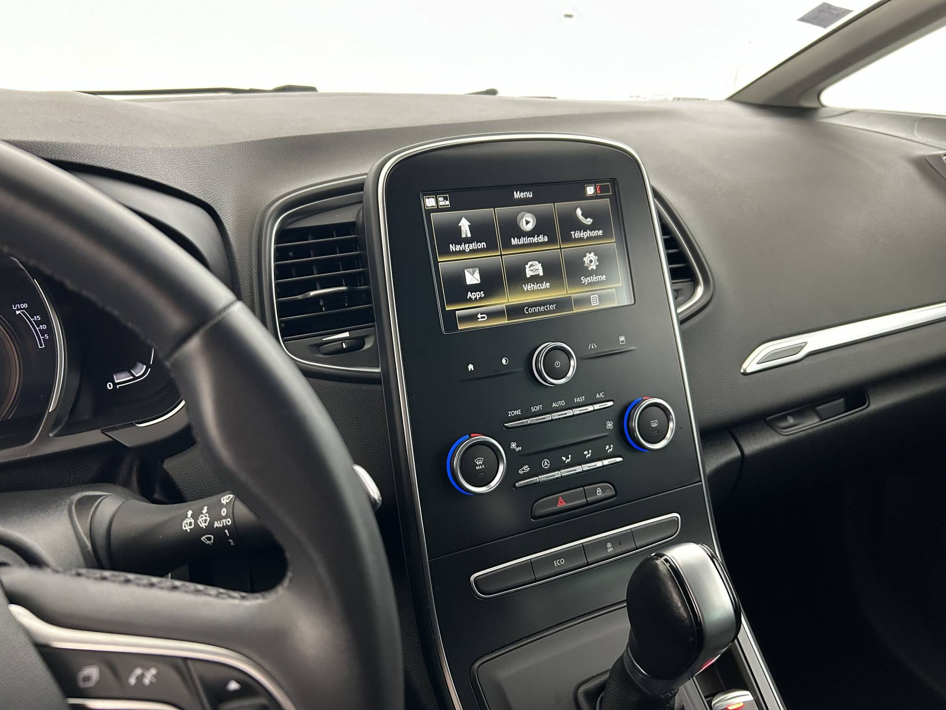 Vente en ligne Renault Grand Scenic 4 Grand Scenic Blue dCi 120 EDC au prix de 16 990 €