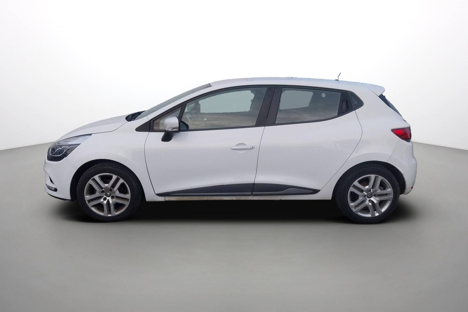 Vente en ligne Renault Clio 4 Clio dCi 75 E6C au prix de 10 890 €