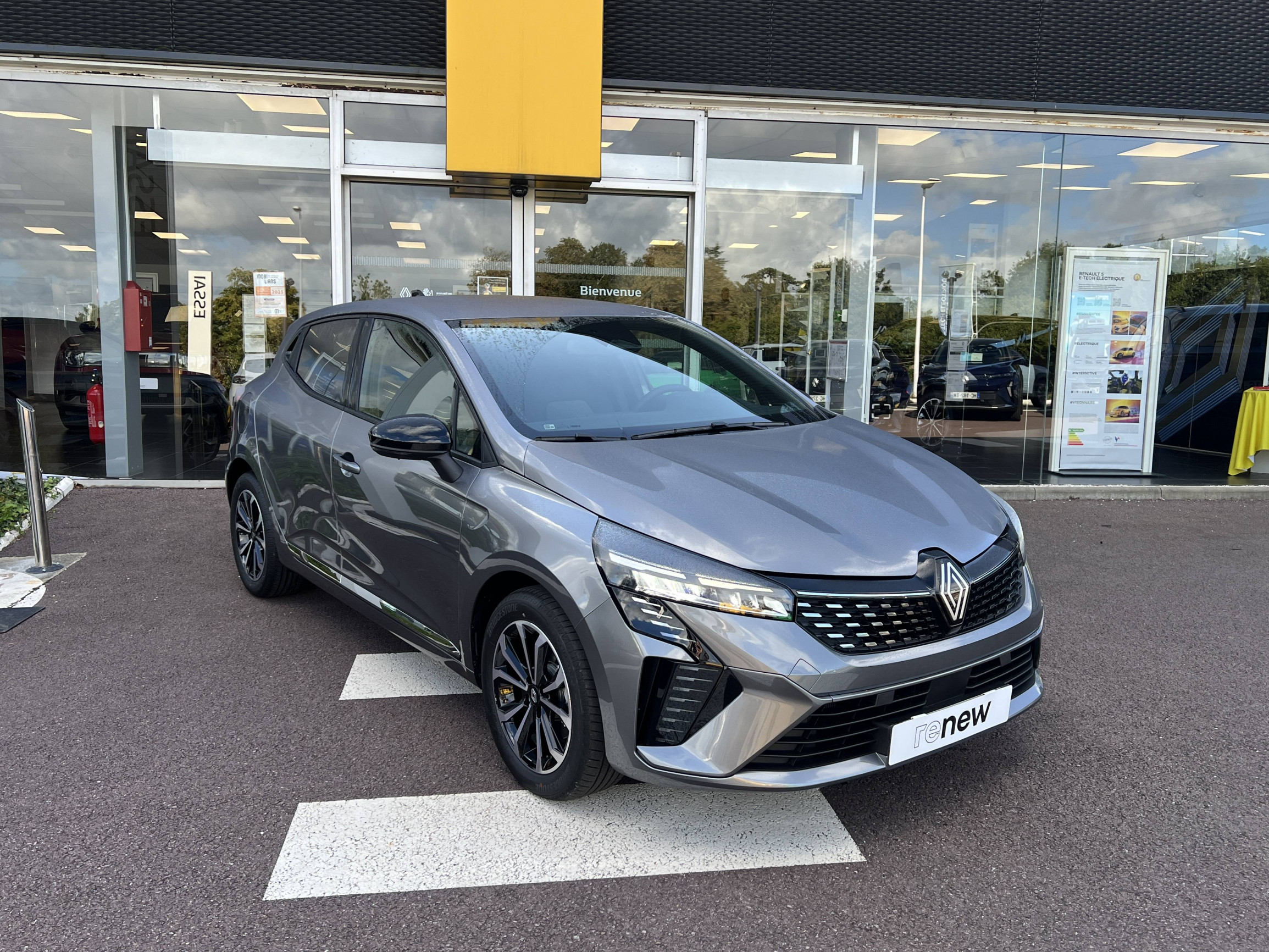 Vente en ligne Renault Clio 5 Clio E-Tech full hybrid 145 ch GSR2 au prix de 23 490 €