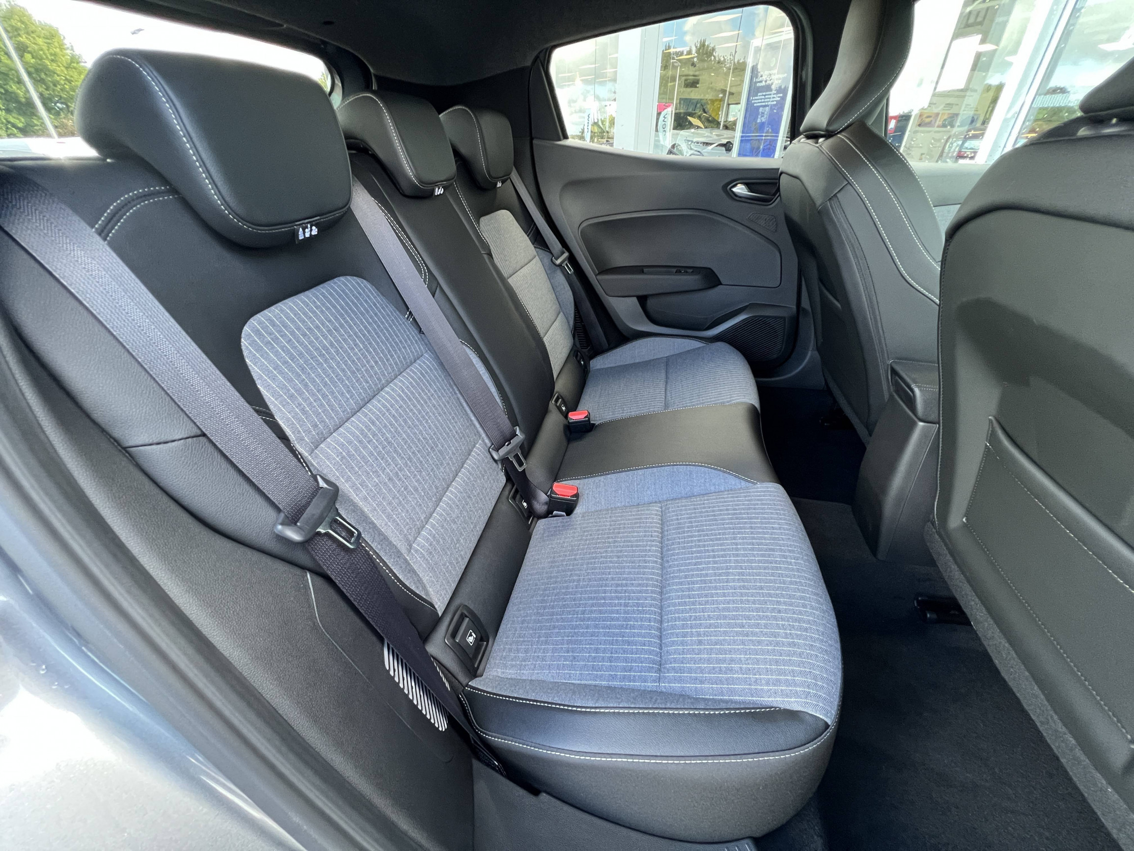 Vente en ligne Renault Clio 5 Clio E-Tech full hybrid 145 ch GSR2 au prix de 23 490 €