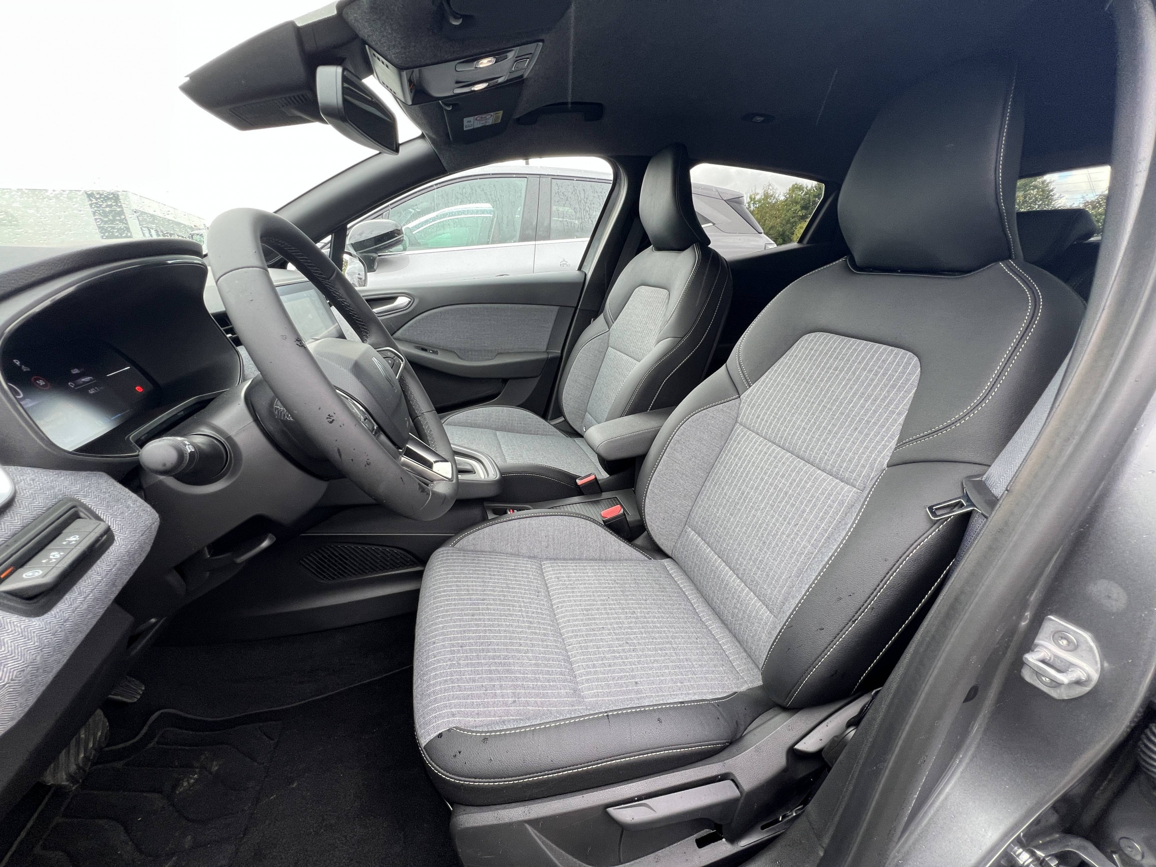 Vente en ligne Renault Clio 5 Clio E-Tech full hybrid 145 ch GSR2 au prix de 23 490 €