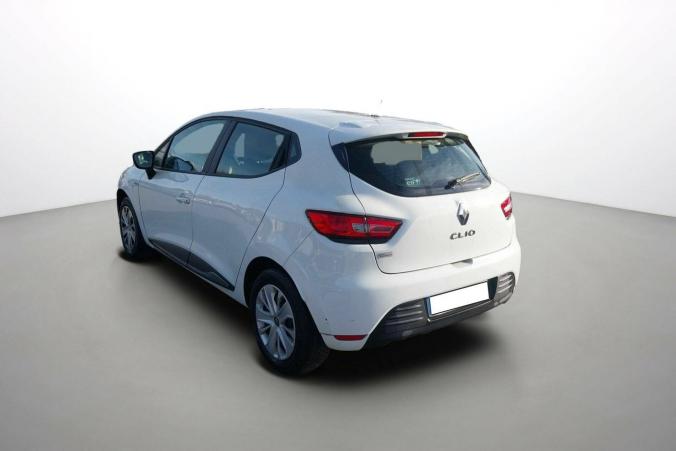 Vente en ligne Renault Clio 4 Clio TCe 75 E6C au prix de 10 290 €