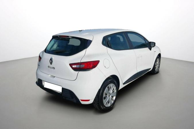 Vente en ligne Renault Clio 4 Clio TCe 75 E6C au prix de 10 290 €