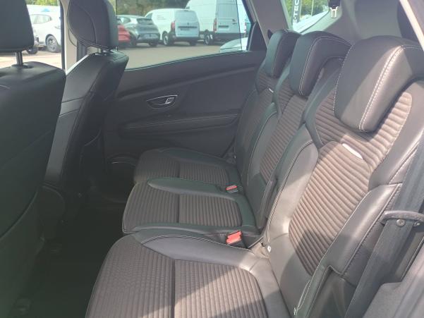 Vente en ligne Renault Scenic 4 Scenic TCe 140 FAP EDC au prix de 18 990 €