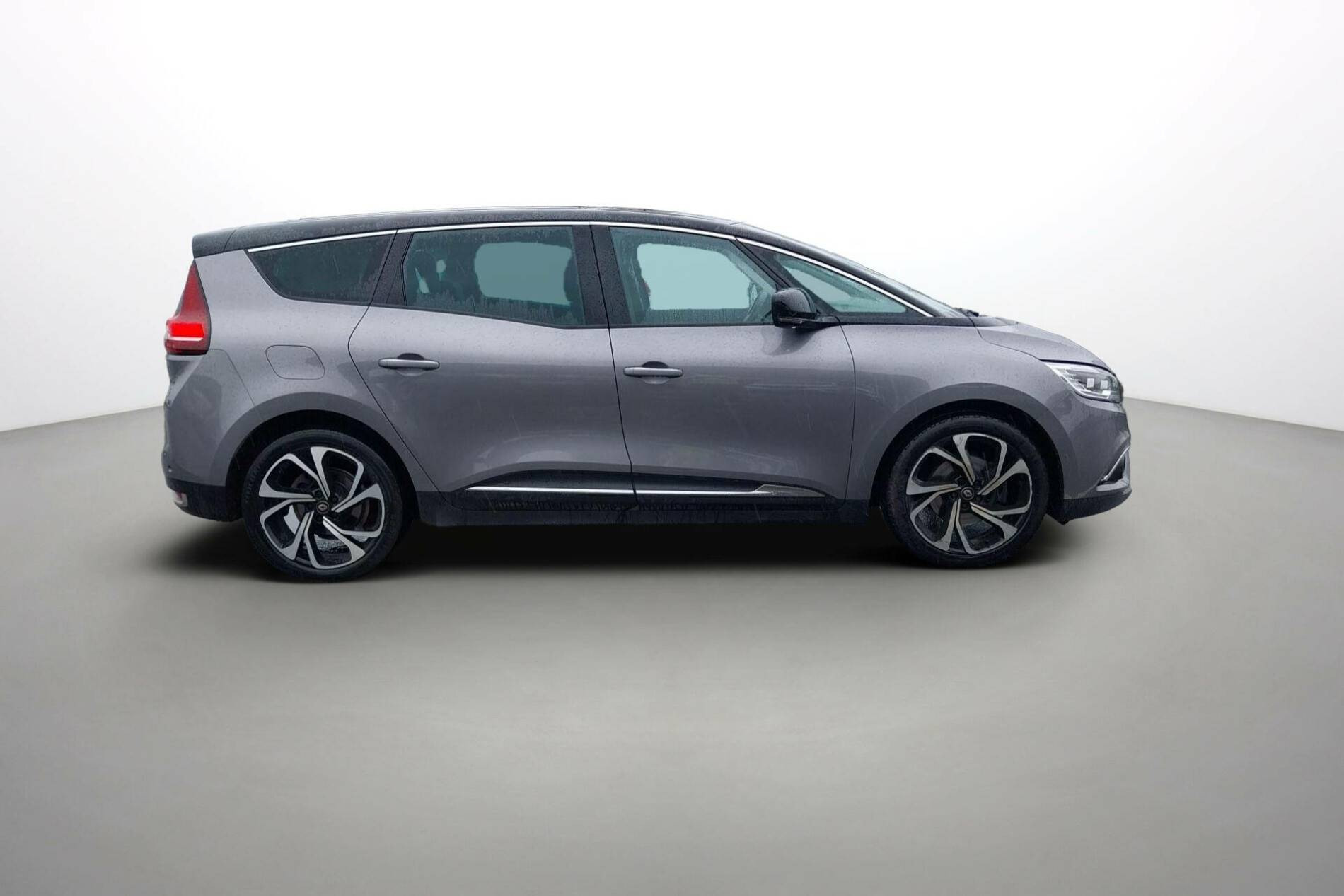 Vente en ligne Renault Grand Scenic 4 Grand Scenic Blue dCi 120 au prix de 13 990 €