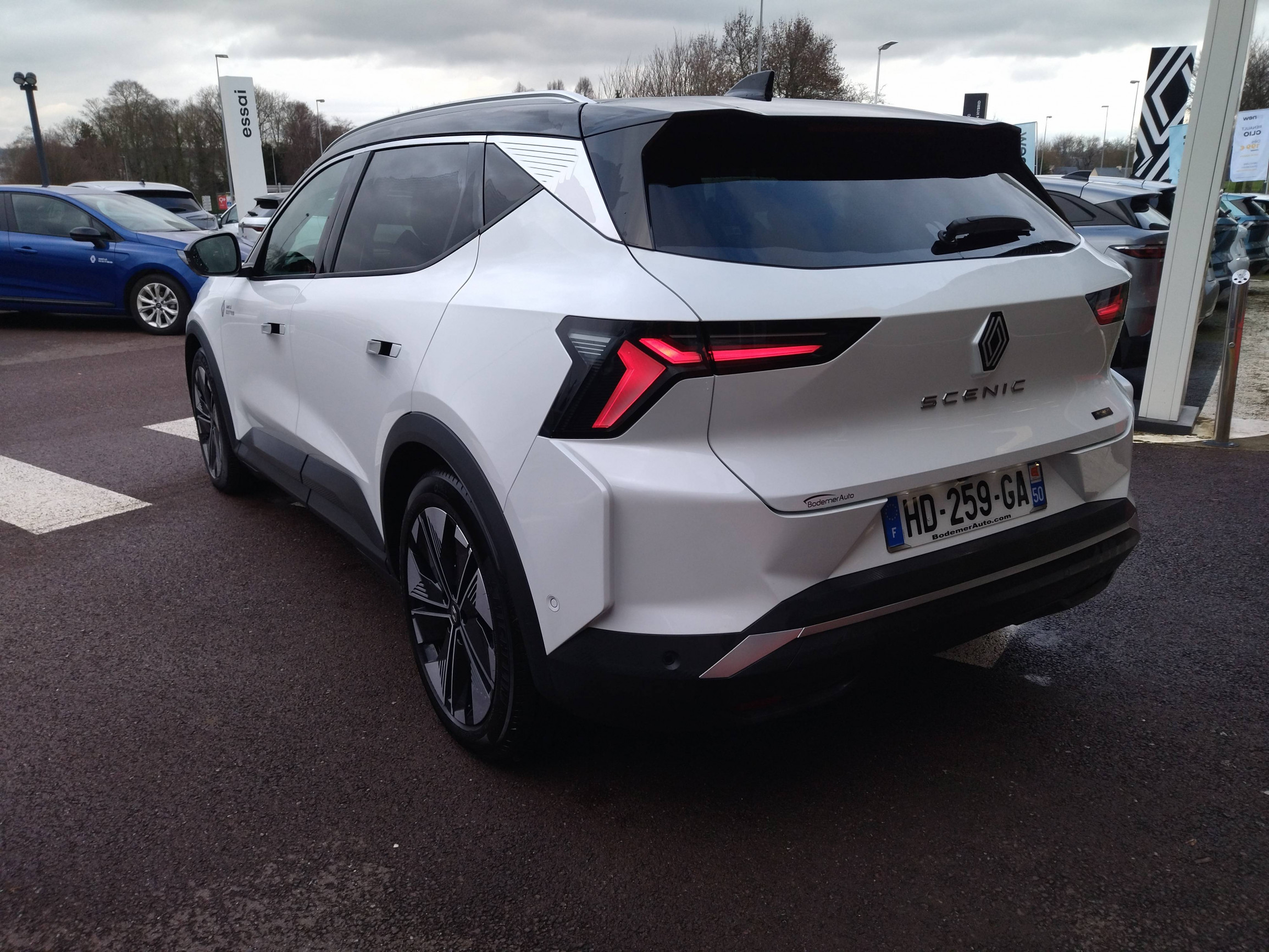 Vente en ligne Renault Scenic E-Tech  220 ch grande autonomie au prix de 39 990 €