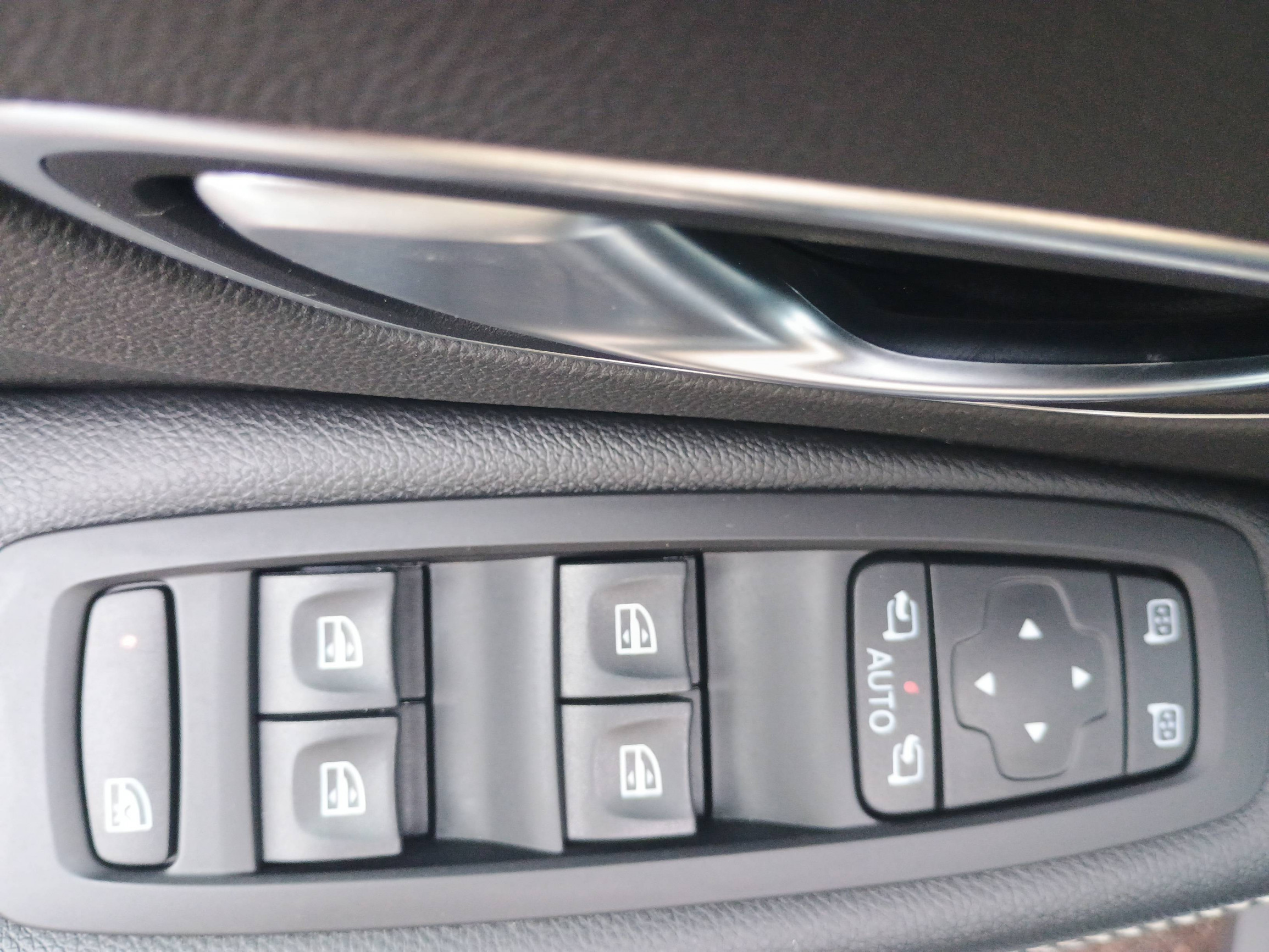 Vente en ligne Renault Grand Scenic 4 Grand Scenic TCe 160 EDC au prix de 25 790 €