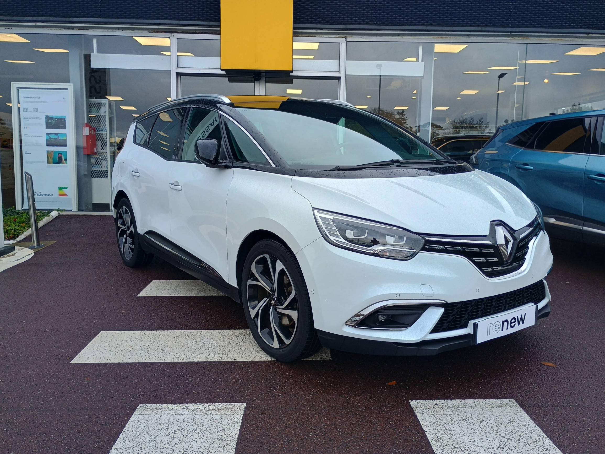 Vente en ligne Renault Grand Scenic 4 Grand Scenic TCe 160 EDC au prix de 25 790 €