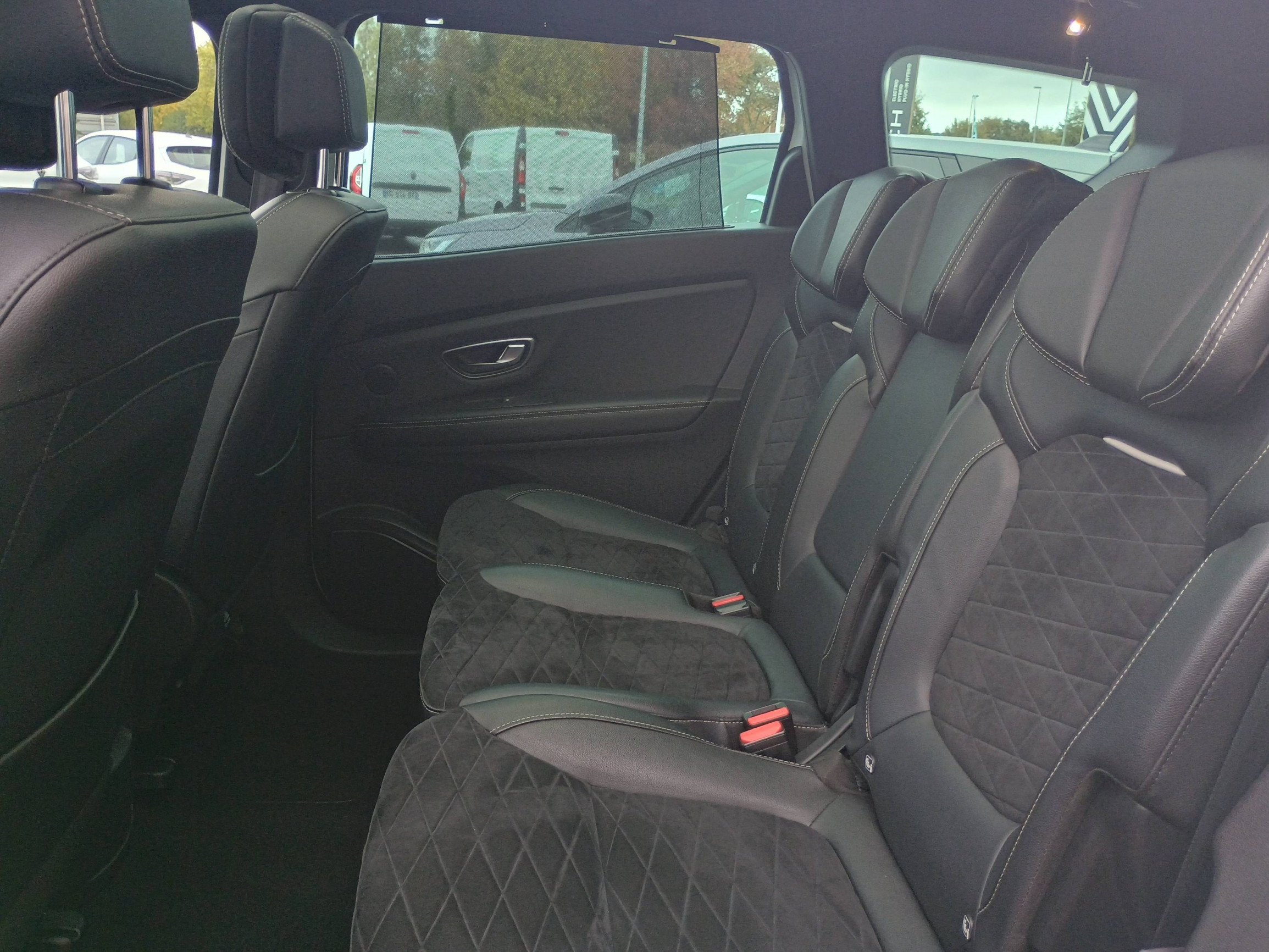 Vente en ligne Renault Grand Scenic 4 Grand Scenic TCe 160 EDC au prix de 25 790 €