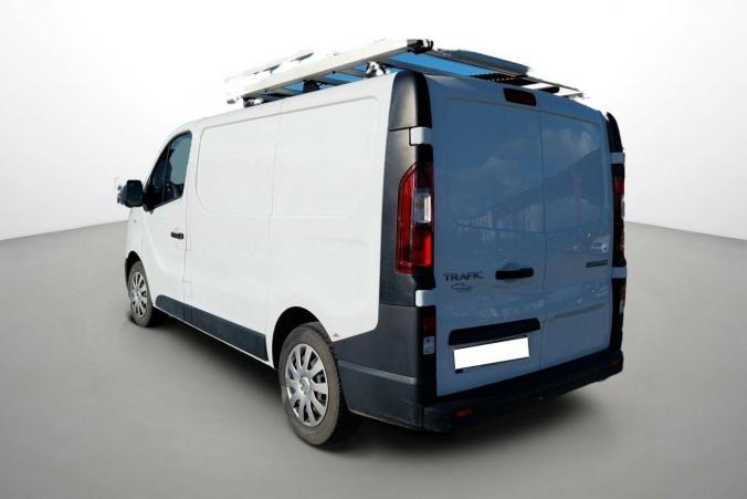 Vente en ligne Renault Trafic 3 Fourgon TRAFIC FGN L1H1 1200 KG DCI 125 ENERGY E6 au prix de 15 948 €