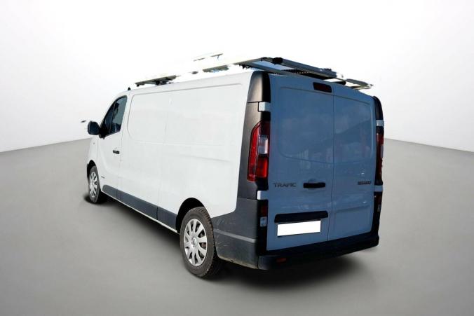 Vente en ligne Renault Trafic 3 Fourgon TRAFIC FGN L2H1 1200 KG DCI 125 ENERGY E6 au prix de 17 880 €