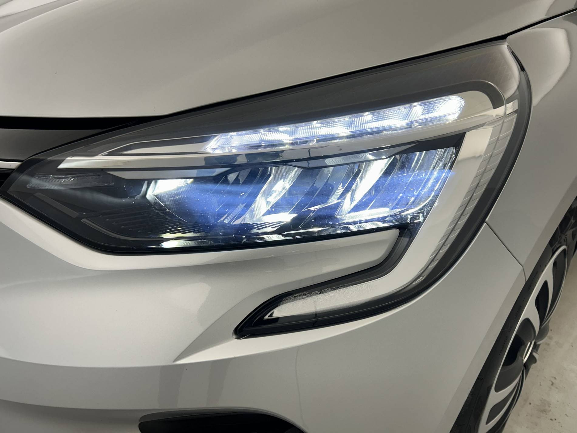 Vente en ligne Renault Clio 5 Clio TCe 90 au prix de 14 990 €