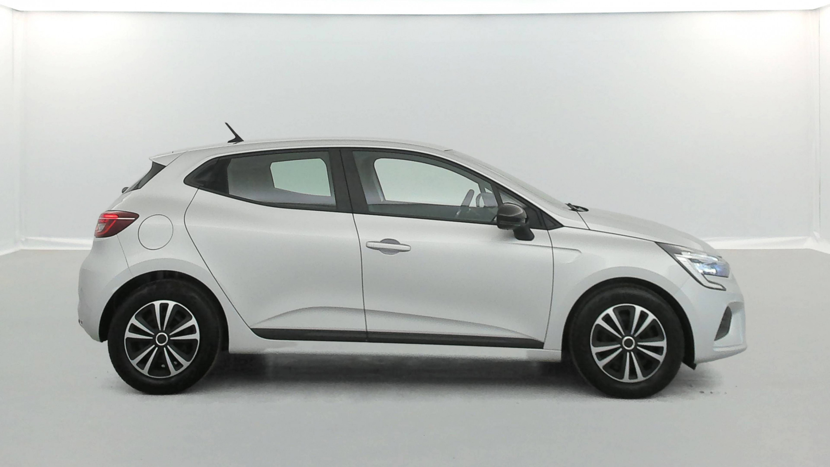 Vente en ligne Renault Clio 5 Clio TCe 90 au prix de 14 990 €