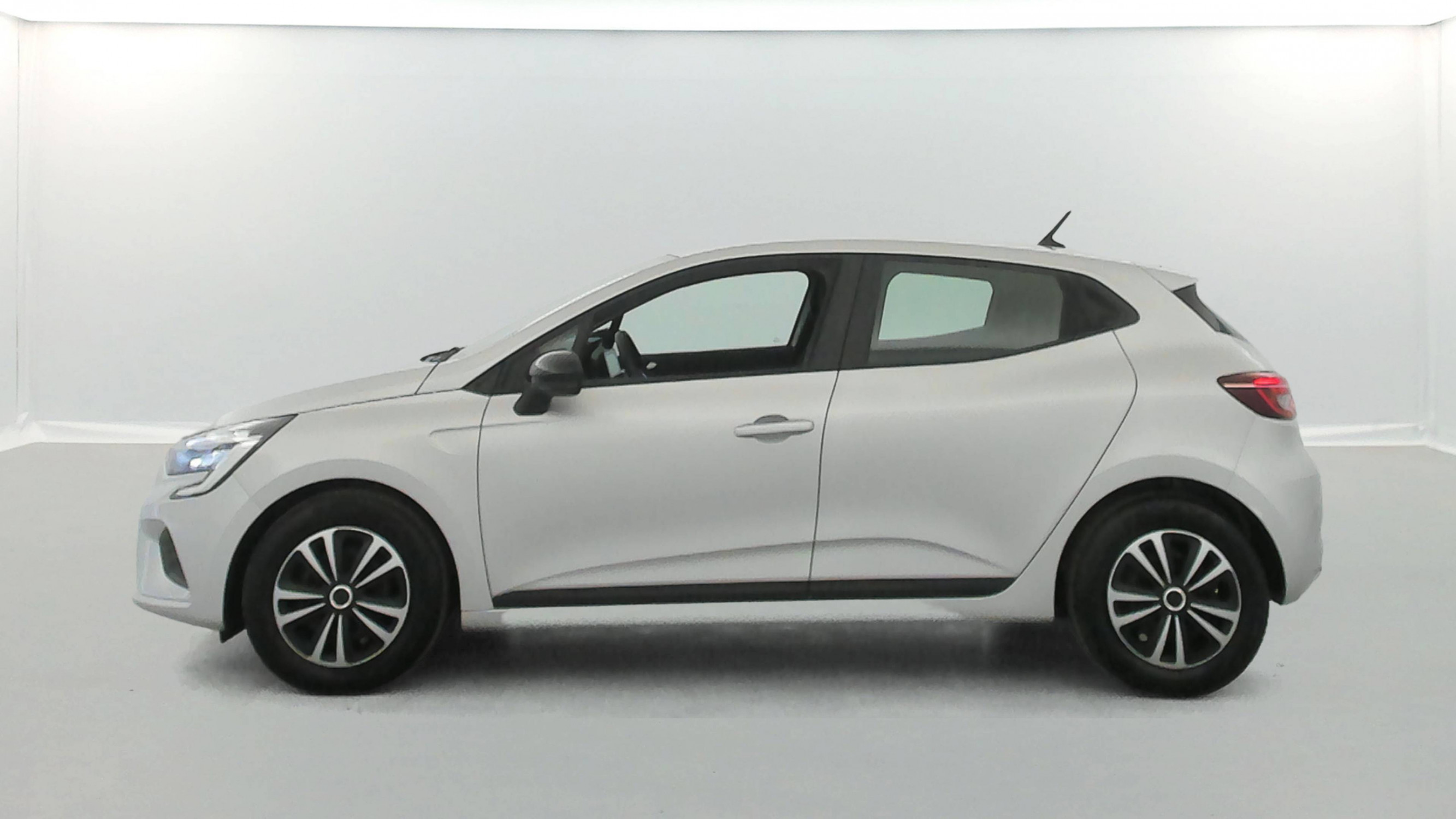 Vente en ligne Renault Clio 5 Clio TCe 90 au prix de 14 990 €