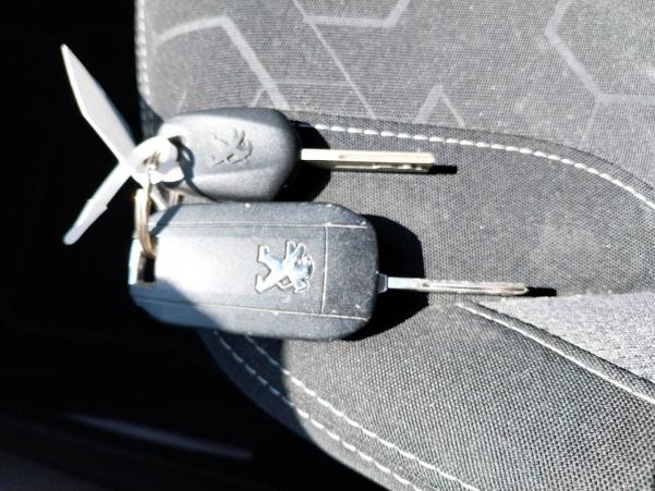 Vente en ligne Peugeot 2008  1.6 BlueHDi 100ch BVM5 au prix de 11 990 €