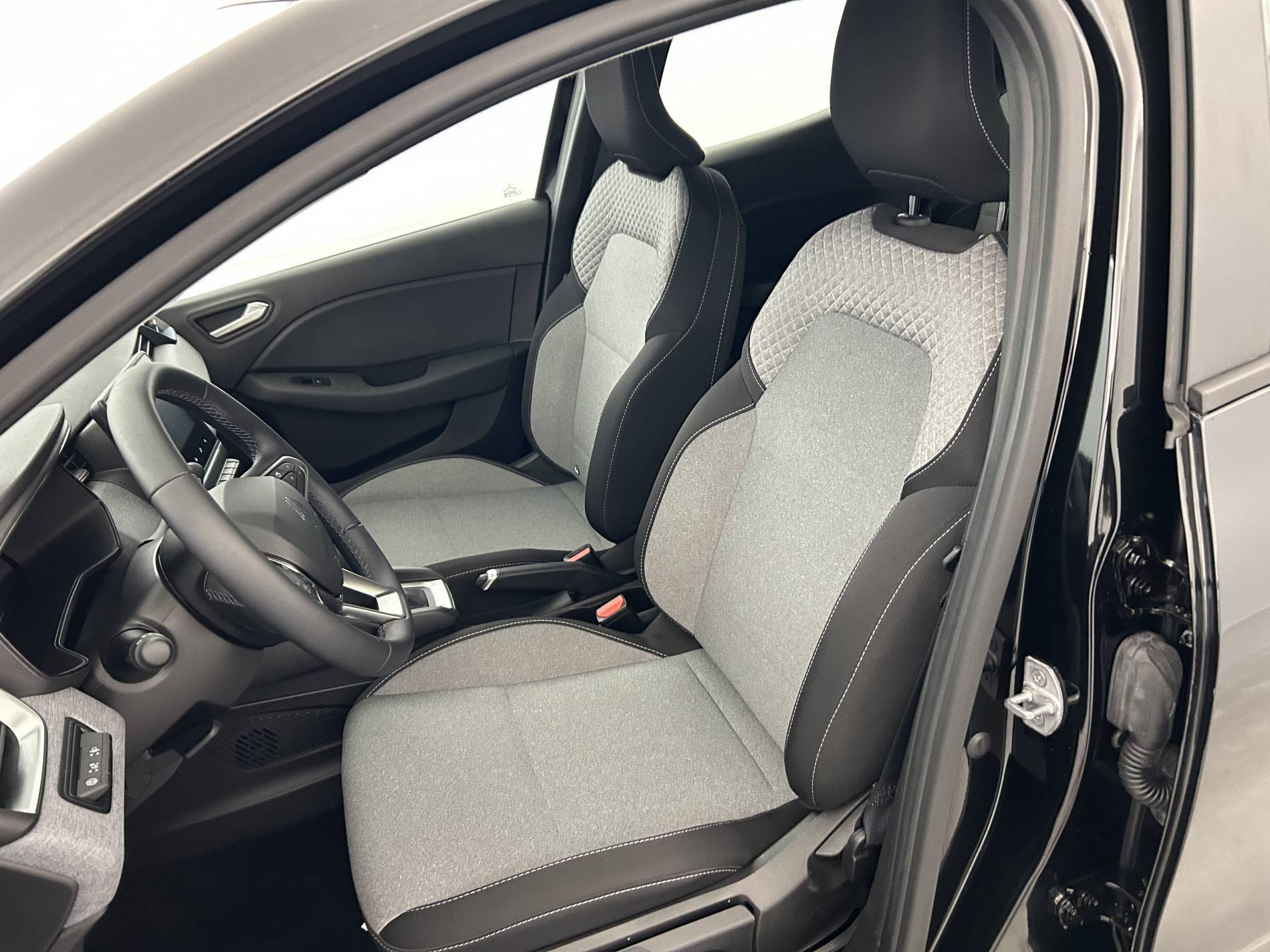 Vente en ligne Renault Clio 5 Clio E-Tech full hybrid 145 ch GSR2 au prix de 20 490 €