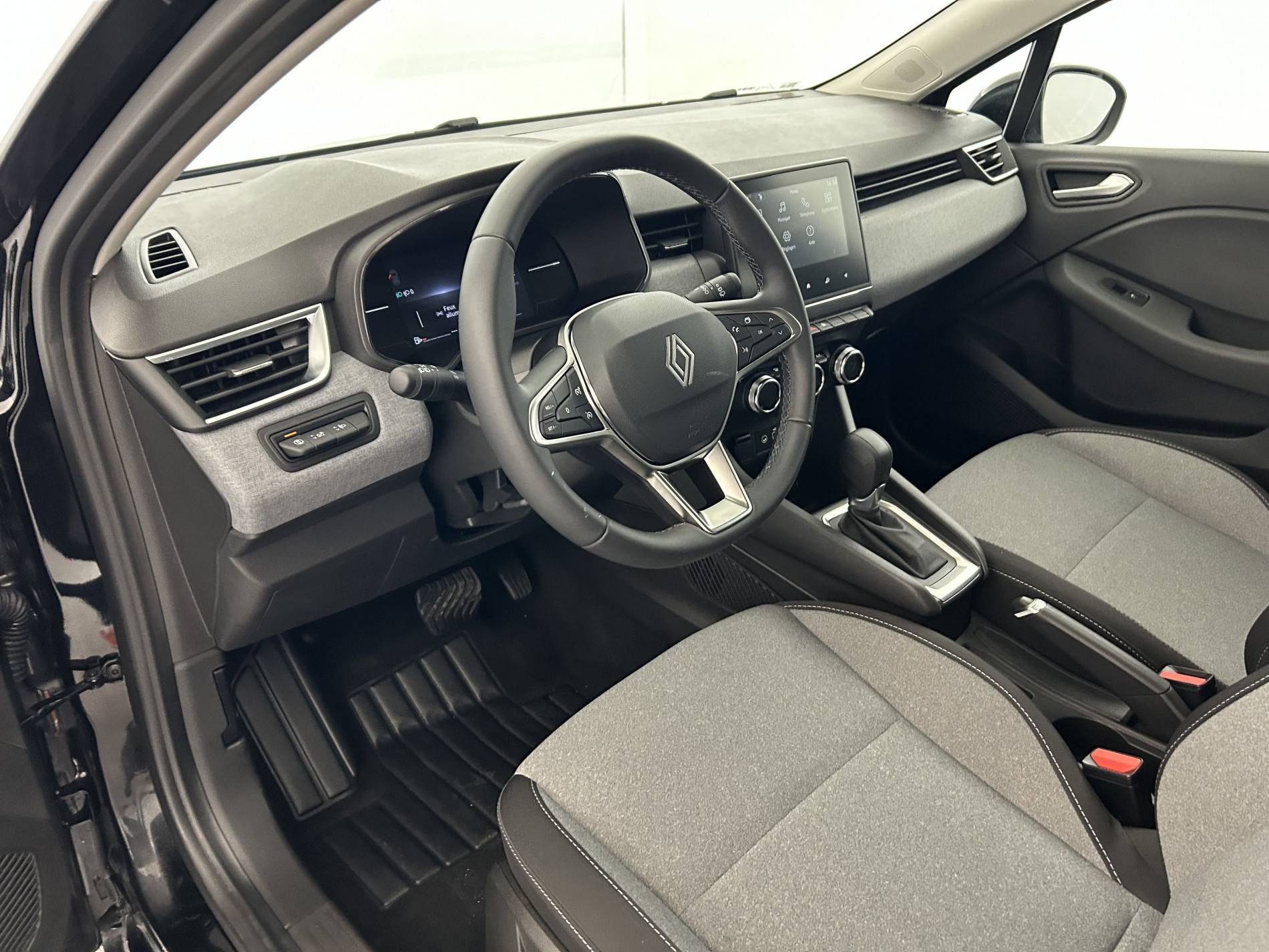 Vente en ligne Renault Clio 5 Clio E-Tech full hybrid 145 ch GSR2 au prix de 20 490 €