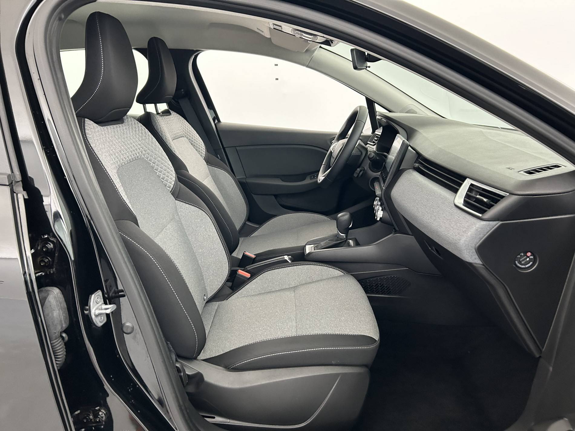 Vente en ligne Renault Clio 5 Clio E-Tech full hybrid 145 ch GSR2 au prix de 20 490 €