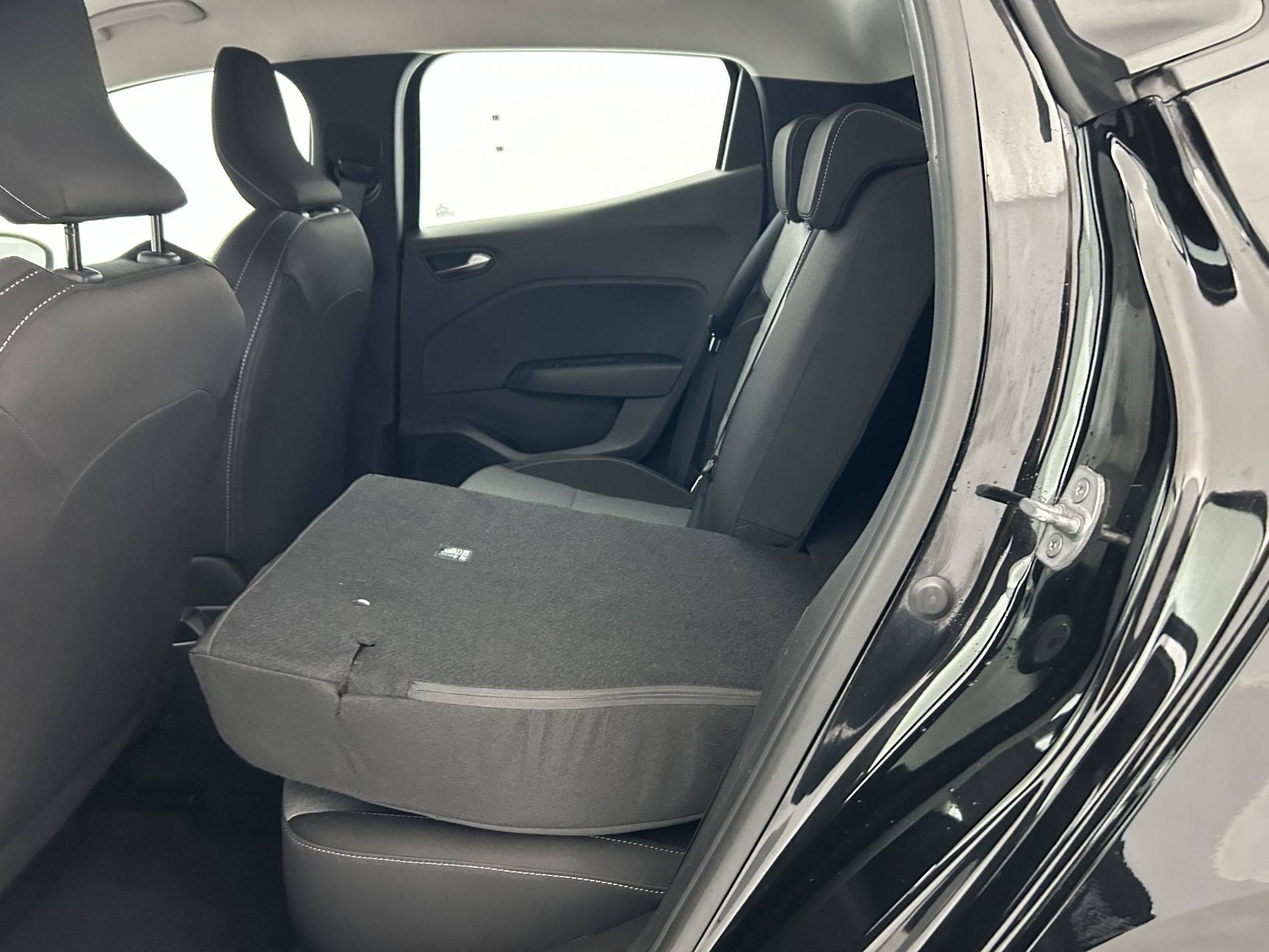 Vente en ligne Renault Clio 5 Clio E-Tech full hybrid 145 ch GSR2 au prix de 20 490 €