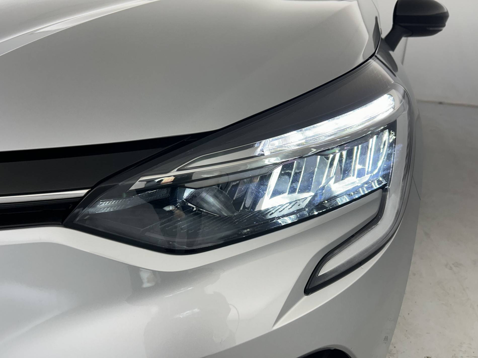 Vente en ligne Renault Clio 5 Clio TCe 90 au prix de 14 290 €